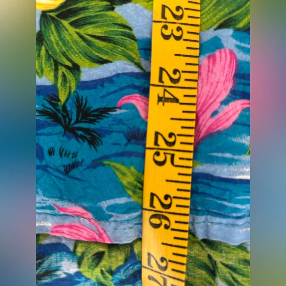 Rum Jungle Hawaiian Shirt. Made in Indonesia. Hibiscus flower/ocean print. XL